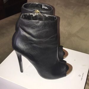 Steve Madden booties size M